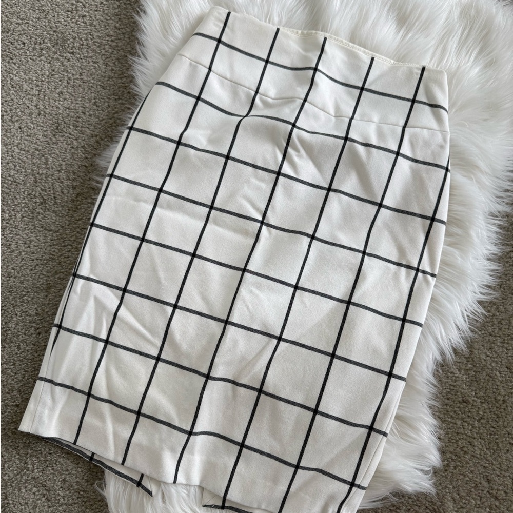 Express Black and White Pencil Skirt Knee-Length Work